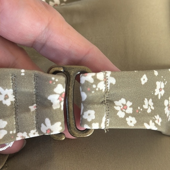 Andie Bikini Top M Olive Ditsy Floral Bora Bora NWT Convertible Straps 7765 - Picture 12 of 16